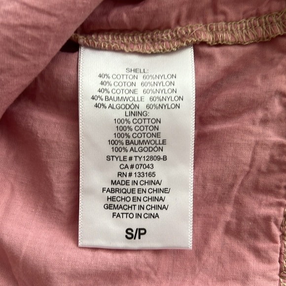 ERI + ALI SYDNEY LACE TOP SZ SMALL DK CREAM LACE PINK UNDERLAY ROMANTIC COTTAGE - Picture 9 of 9